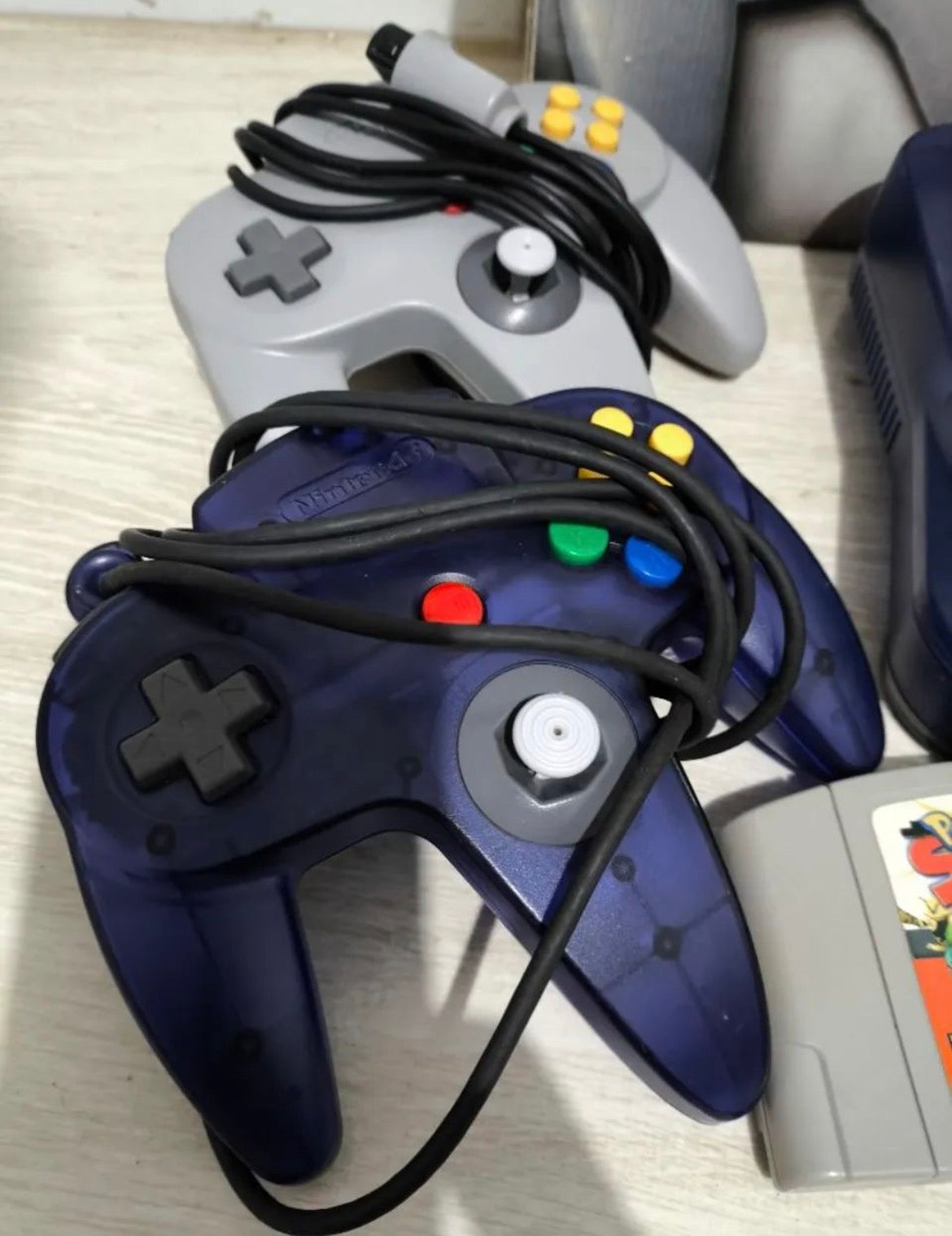 Nintendo 64 edição uva