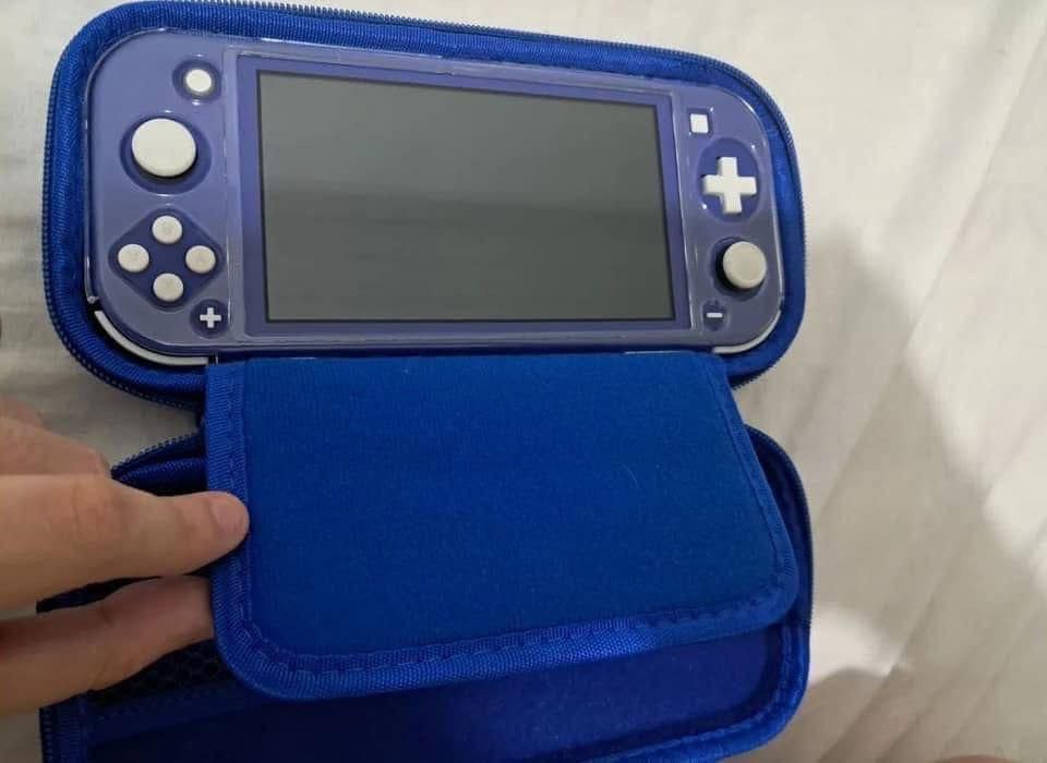 Nintendo switch lite + Pokémon violet